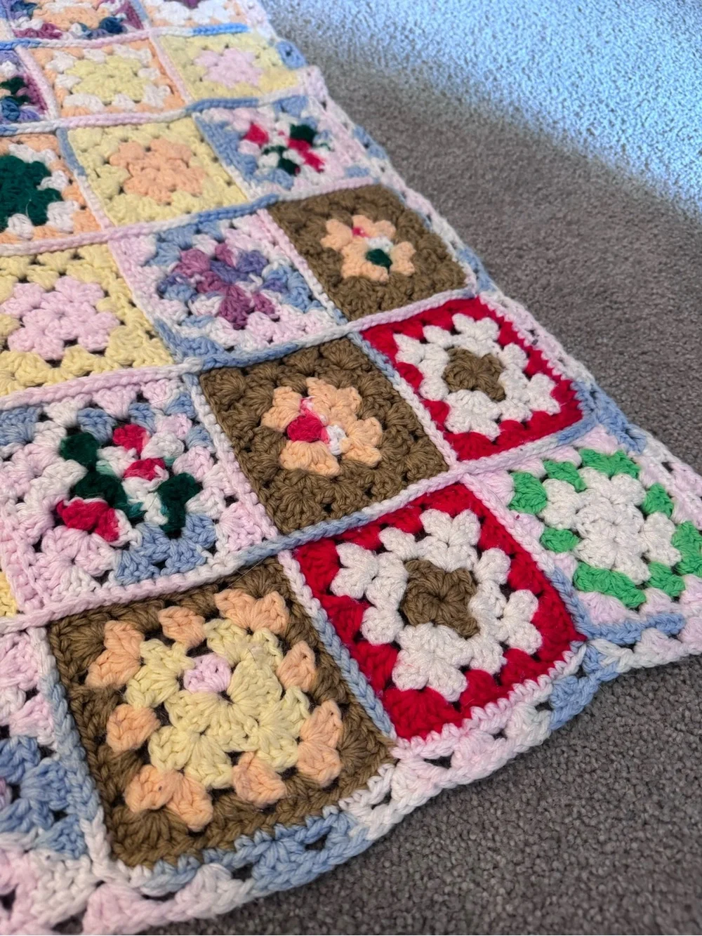 Vtg Handmade Granny Square Afghan Blanket Floral Multicolor Crochet Throw 52x40”